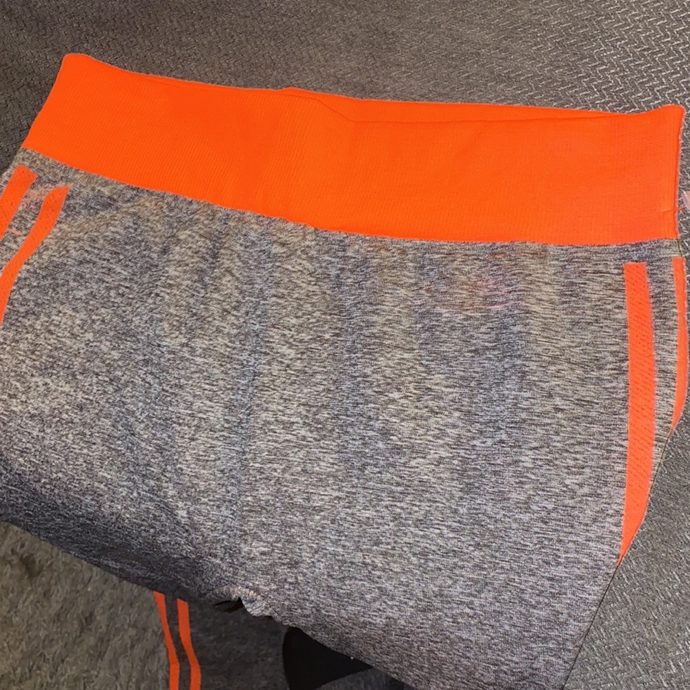 Active wear set in gray & orange one size NWT - Picture 9 of 9